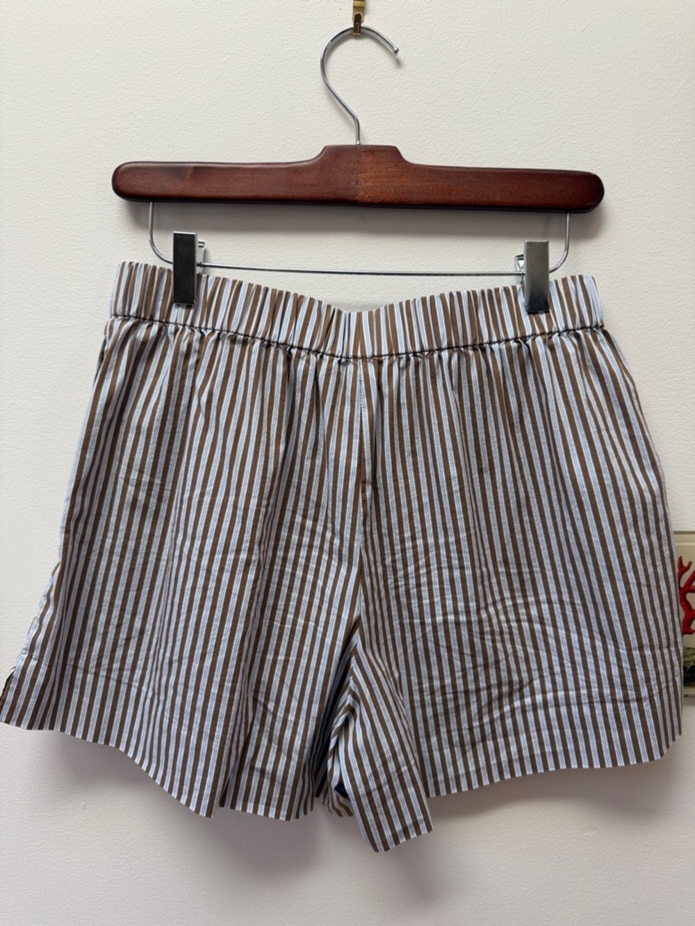Soldout.nyc The Everything Short in Desert Stripe - Picture 3 of 4